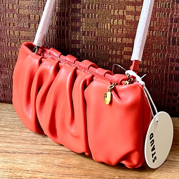 🌺🎉HP🎉🌺 NWT Staud Ruched Leather Bean Bag Blood Orange - Picture 5 of 16